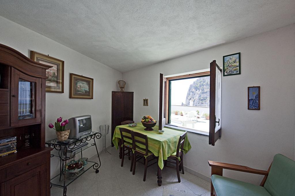 Villa Punta Del Sole Positano Ruang foto